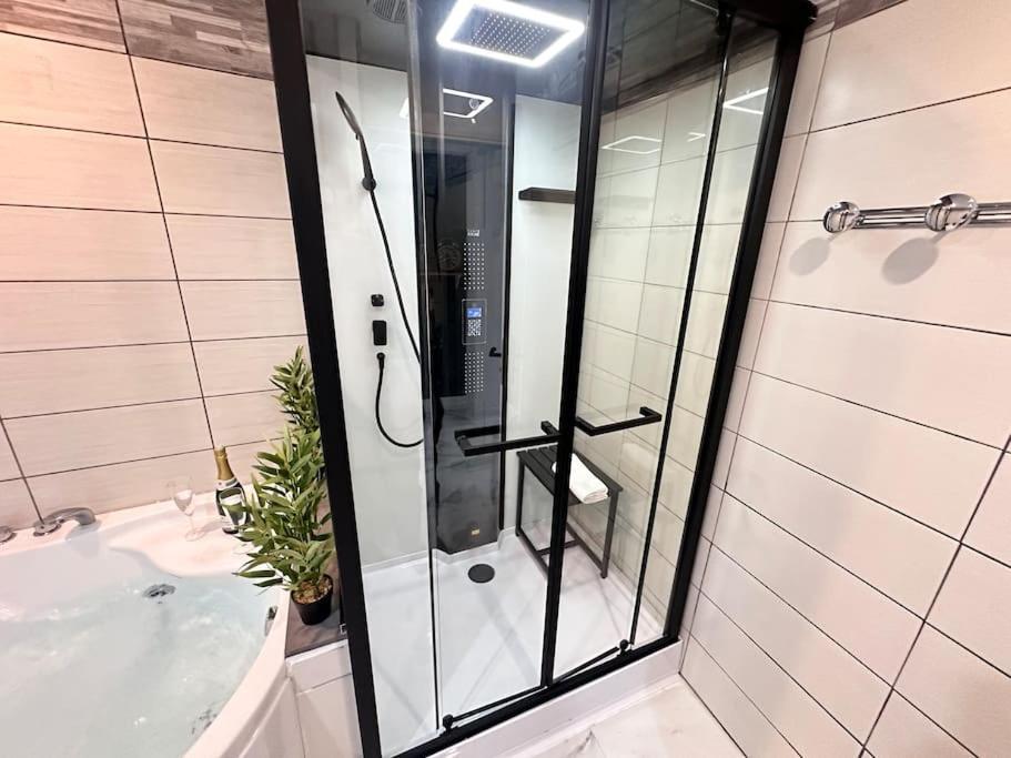 E Servagnat T3 Luxe Avec Sauna Jacuzzi Et Hammam Epernay Exterior photo